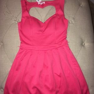 🆕 Candies brand heart back-cut-out Pink dress!